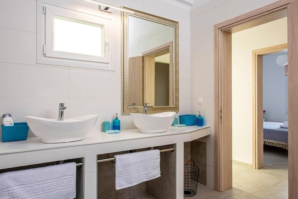 Amazing Seafront Suite 依拉佩特拉 外观 照片